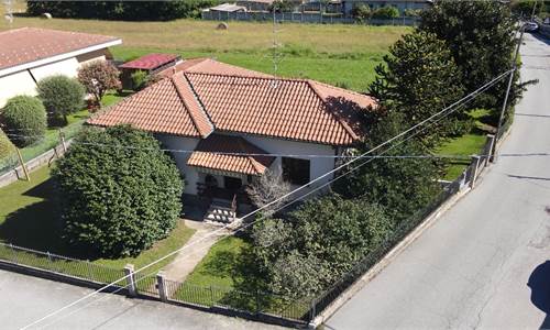 Villa In Vendita a Arsago Seprio