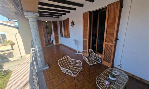 Villa Bifamiliare In Vendita a Travedona Monate
