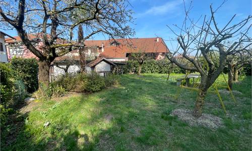 Porzione Villa In Vendita a Ispra