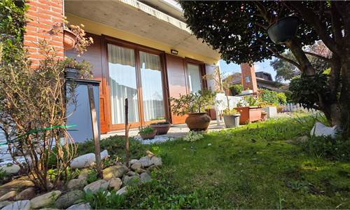 Villetta schiera In Vendita a Travedona Monate